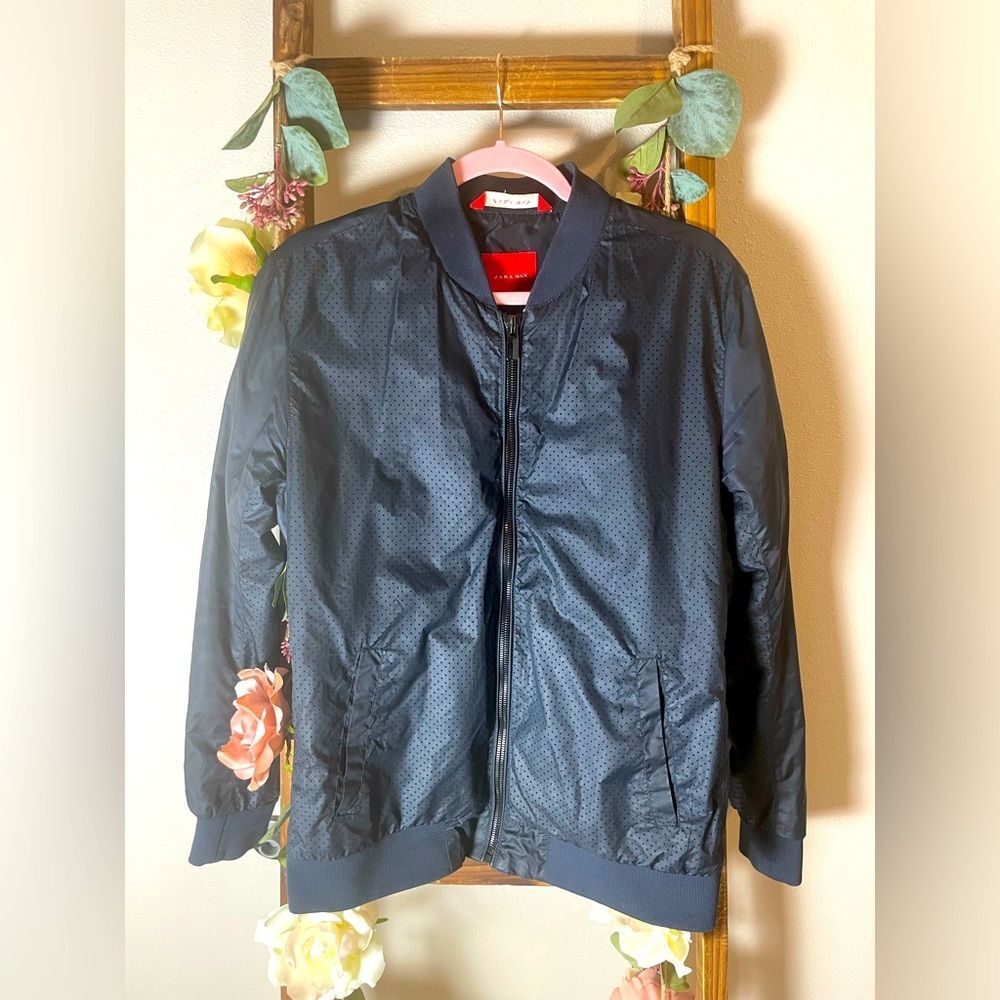 Zara Men’s Bomber Track Jacket EUC Size Large